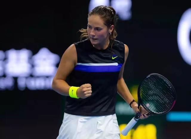 使她能够在 使她能够在