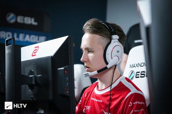 侧45度的 侧45度的